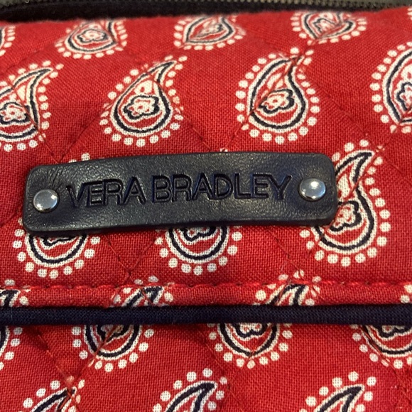 Vera Bradley mini crossbody in good condition. - Picture 3 of 6